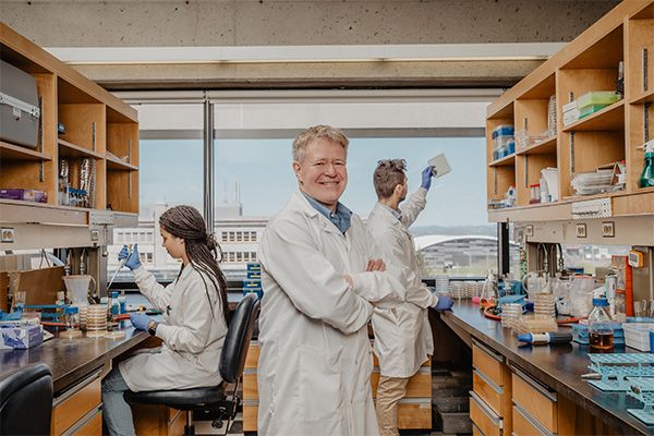 Professeur dans un laboratoire